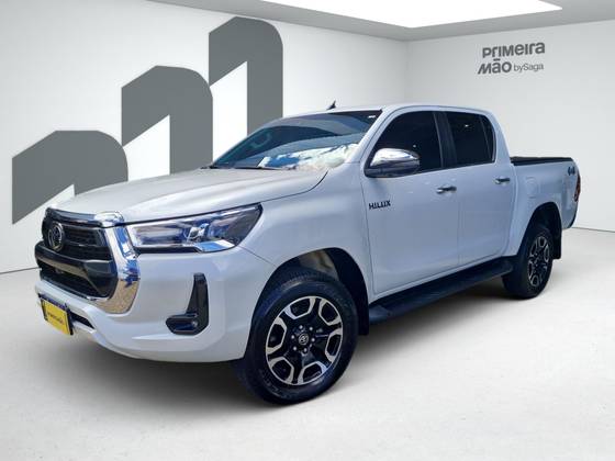 TOYOTA HILUX 2.8 D-4D TURBO DIESEL CD SRX 4X4 AUTOMÁTICO TOYOTA HILUX 2.8 D-4D TURBO DIESEL CD SRX 4X4 AUTOMÁTICO